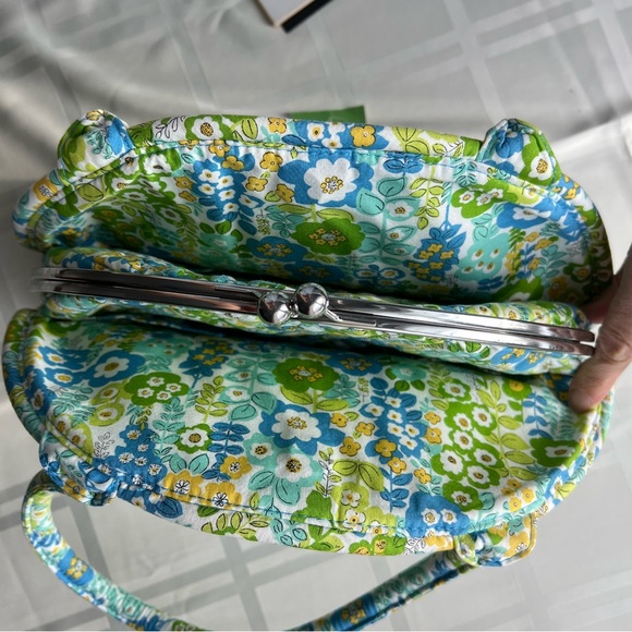 NWT Vera Bradley Eloise - Gorgeous Spring Purse - Picture 5 of 6